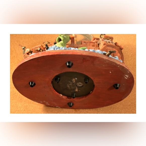 Rare Vintage Peter Pan Snowglobe Pirate Ship Musical Large - Picture 8 of 9